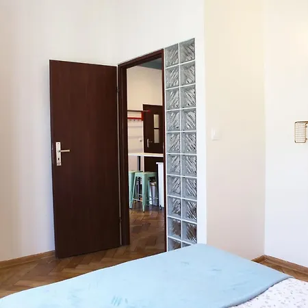 Classic Pilsudskiego Street Apartment Krakau
