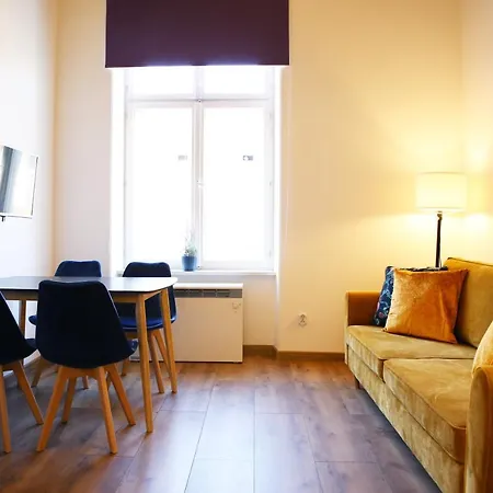 Classic Pilsudskiego Street Apartment Krakow