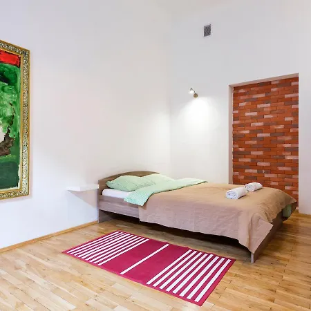 Classic Pilsudskiego Street Apartment