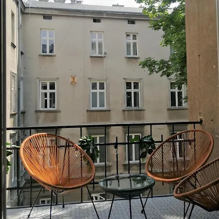 Classic Pilsudskiego Street Apartment Krakow